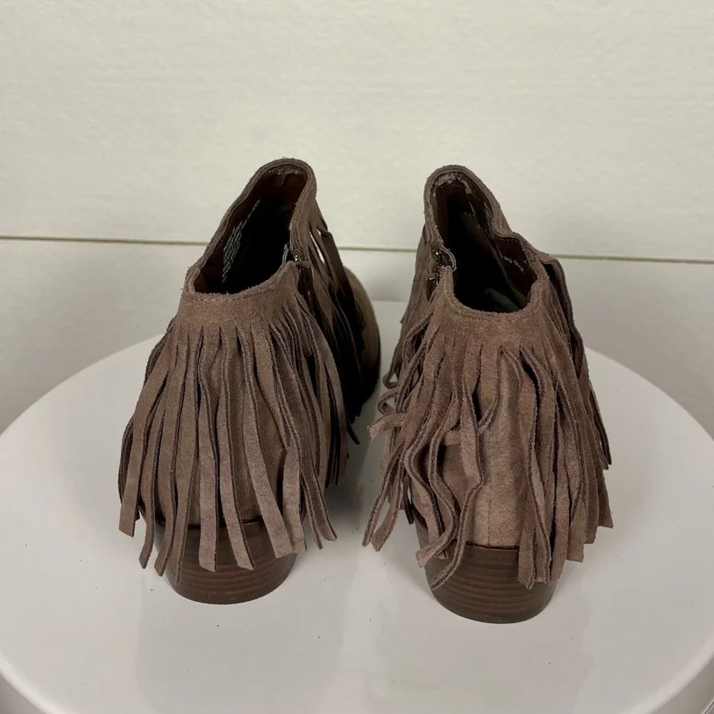Taupe Steve Madden Ankle Boots With Fringe Size 9